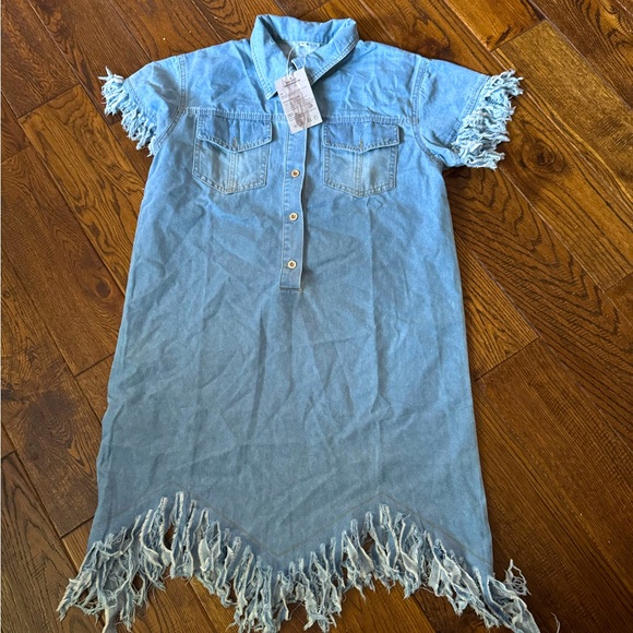 NWT OYROSY Fringe Denim Shirt Dress Size Medium - Picture 1 of 4